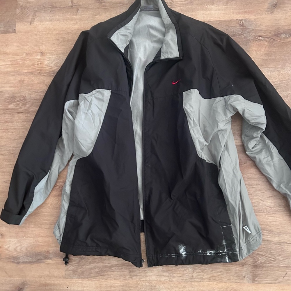Men's Black and Gray Jacket